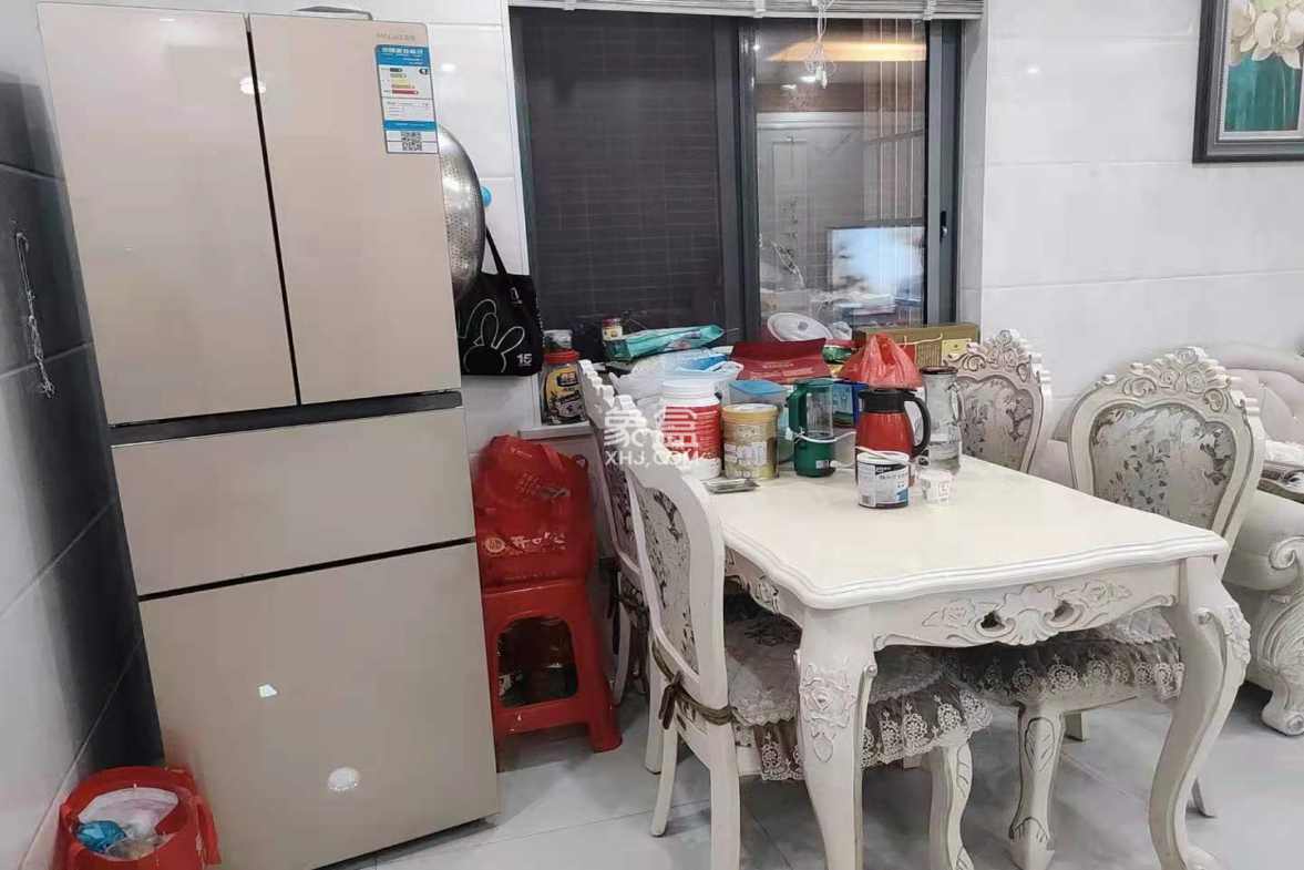 景湖春天 2室2厅1卫 65.8万 景湖春天 2室2厅1卫 65.8万客厅