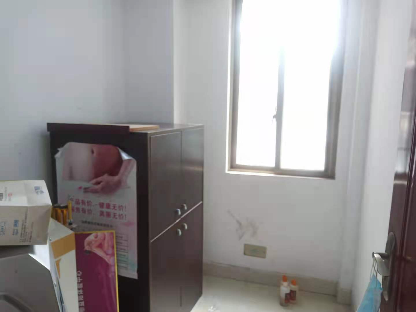 华天壹号公馆  3室2厅2卫    2000.0元/月 华天壹号公馆  3室2厅2卫    2000.0元/月室内图