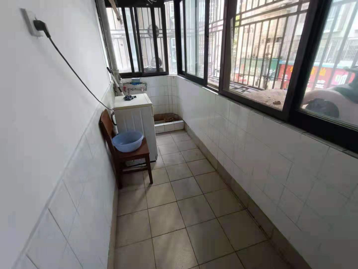 左家塘省税务局宿舍 4室2厅1卫 1700.0元/月 左家塘省税务局宿舍 4室2厅1卫 1700.0元/月户型图