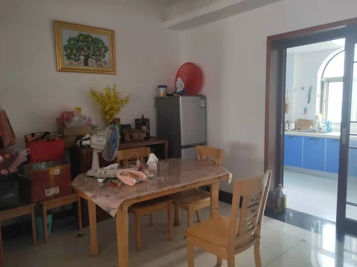 益秀园  5室2厅2卫    45.0万 益秀园  5室2厅2卫    45.0万客厅