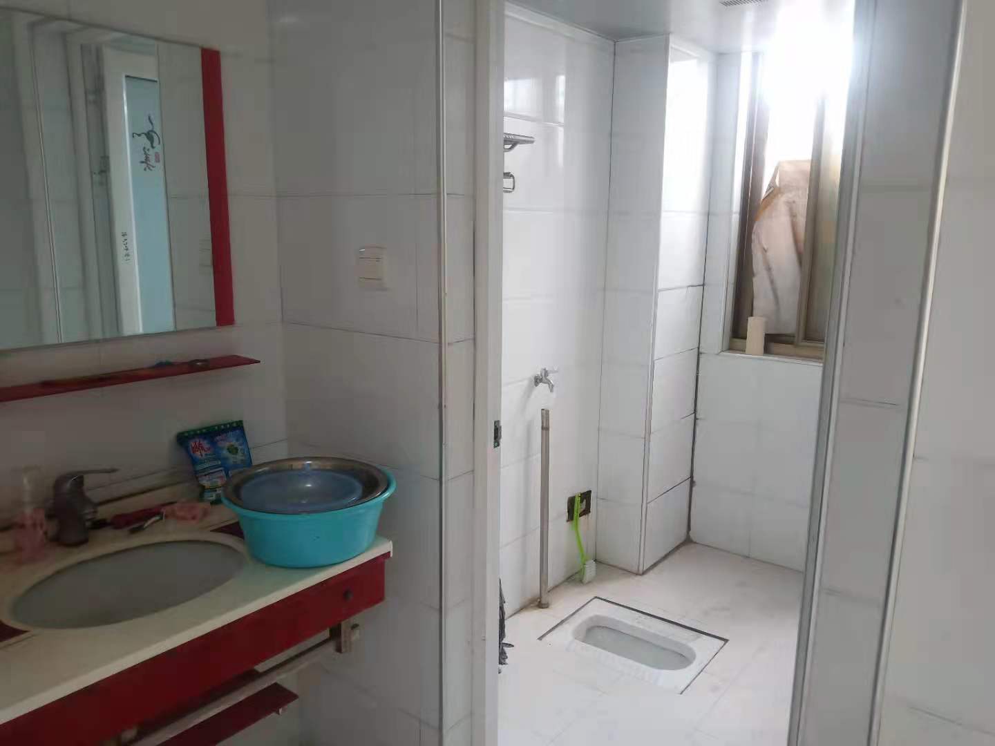 华天壹号公馆  3室2厅2卫    2000.0元/月 华天壹号公馆  3室2厅2卫    2000.0元/月室内图