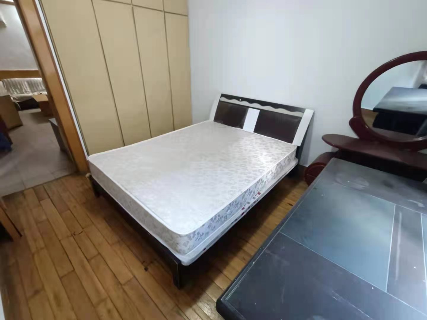 左家塘省税务局宿舍 4室2厅1卫 1700.0元/月 左家塘省税务局宿舍 4室2厅1卫 1700.0元/月室内图