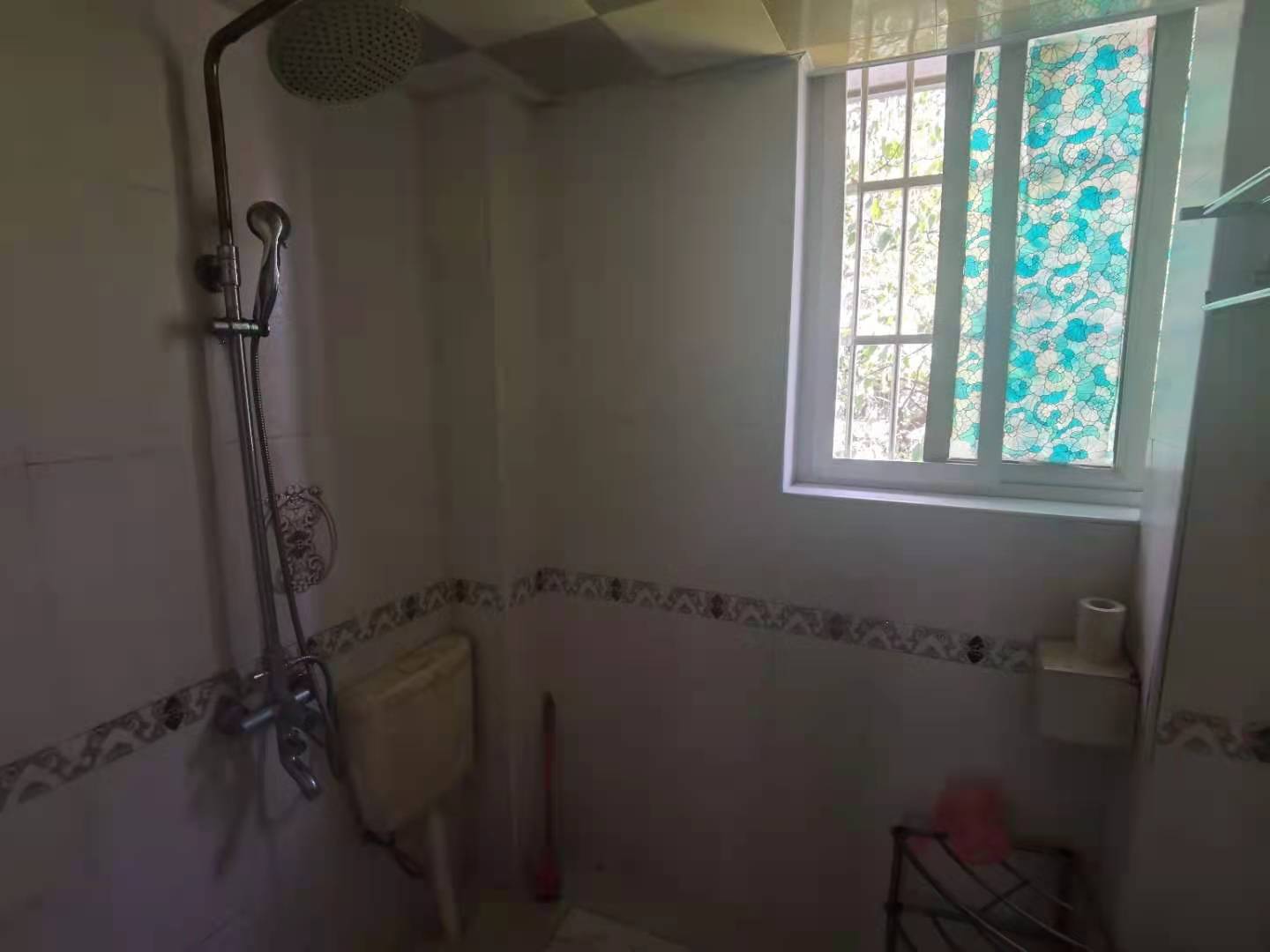 财富小区 3室2厅1卫 1800.0元/月 财富小区 3室2厅1卫 1800.0元/月室内图