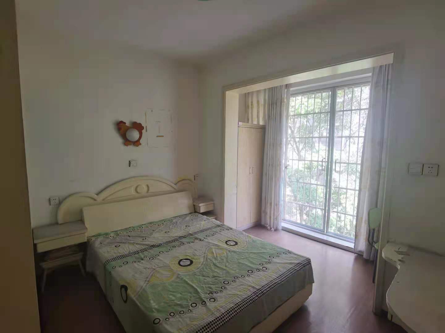 财富小区 3室2厅1卫 1800.0元/月 财富小区 3室2厅1卫 1800.0元/月室内图