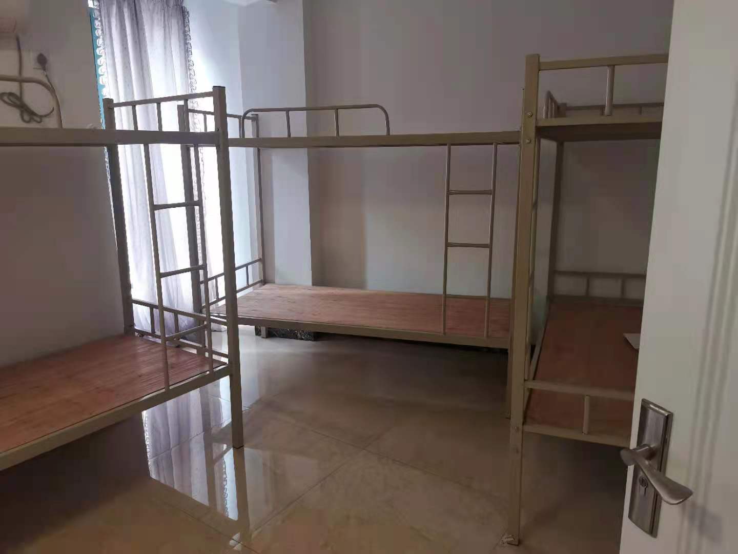 北美阳光城  2室1厅1卫   1800.00元/月室内图