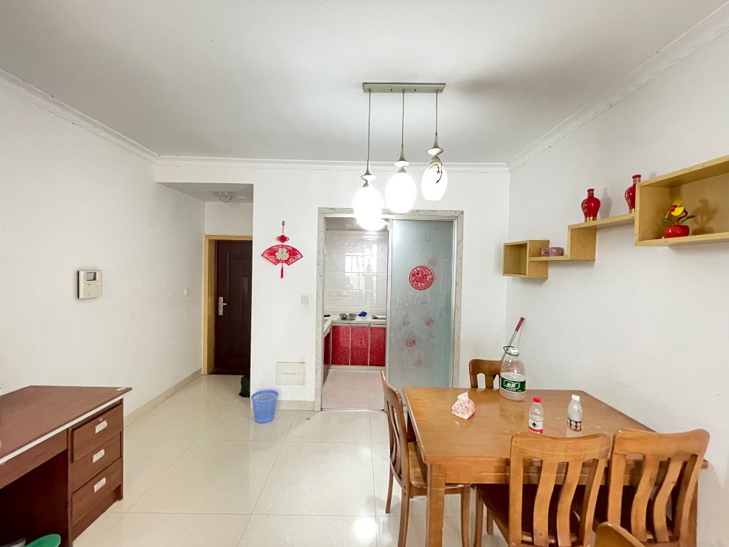 愉景湾东域 3室2厅1卫 1900.0元/月 愉景湾东域 3室2厅1卫 1900.0元/月室内图