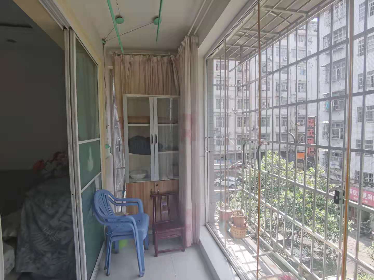 财富小区 3室2厅1卫 1800.0元/月 财富小区 3室2厅1卫 1800.0元/月室内图