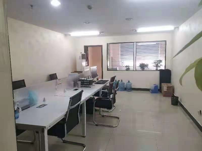 蓝色地标  1室1厅1卫    3500.0元/月室内图