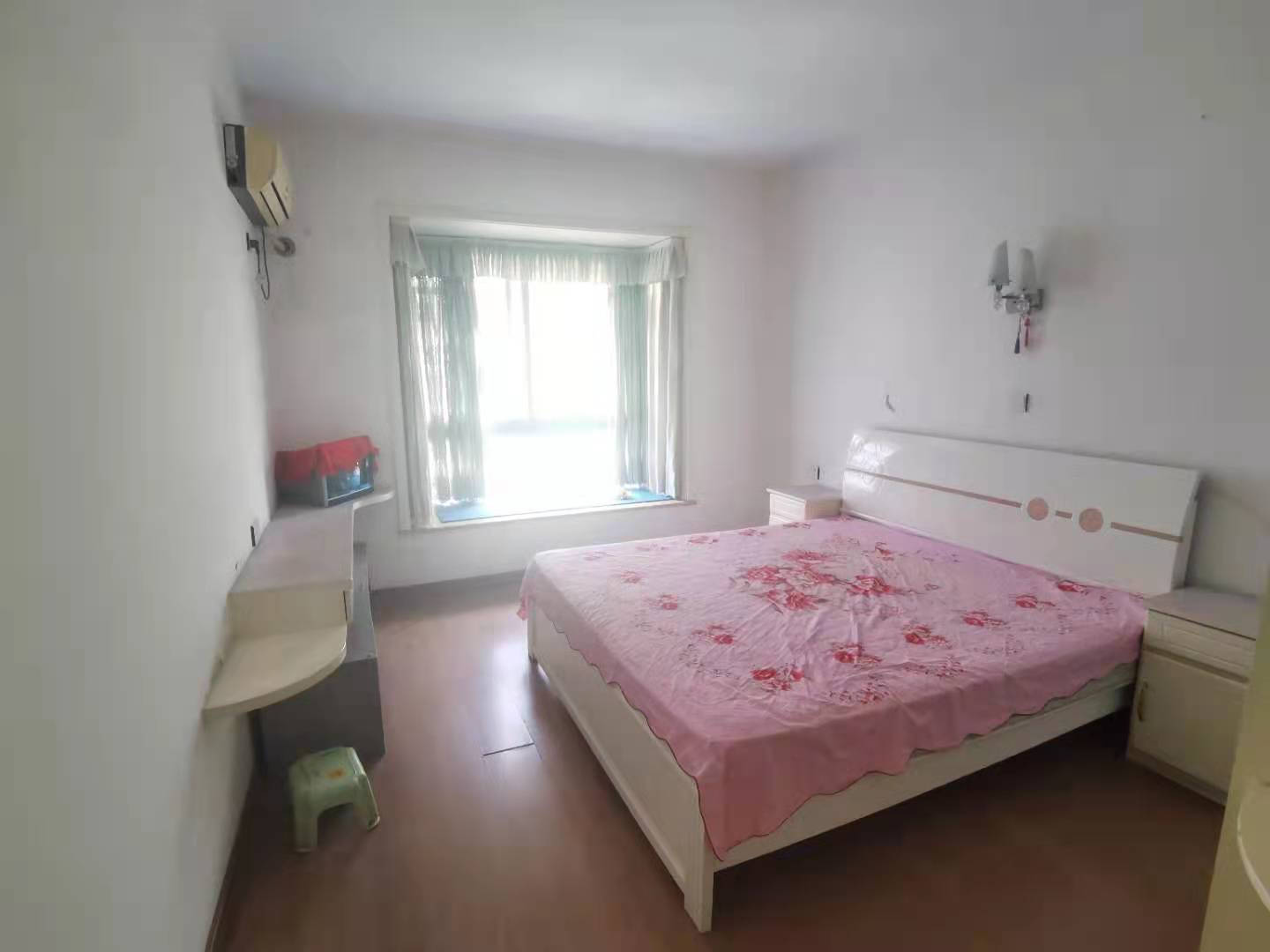 财富小区 3室2厅1卫 1800.0元/月 财富小区 3室2厅1卫 1800.0元/月室内图