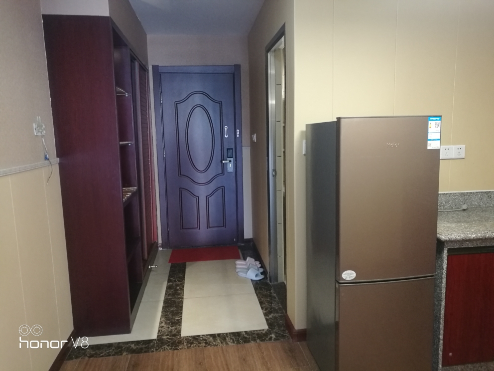 八方茗苑  1室1厅1卫    32.8万 八方茗苑  1室1厅1卫    32.8万客厅