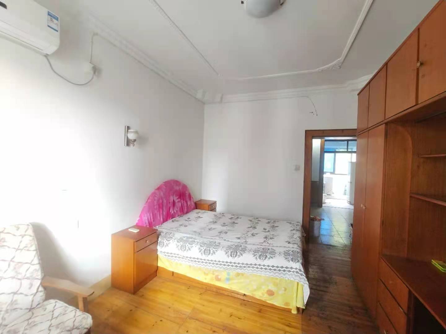 新塘冲巷  2室1厅1卫    1200.0元/月室内图1