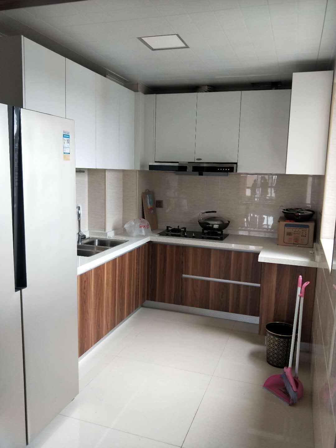 桃花源里  3室2厅2卫    100.0万 桃花源里  3室2厅2卫    100.0万厨房