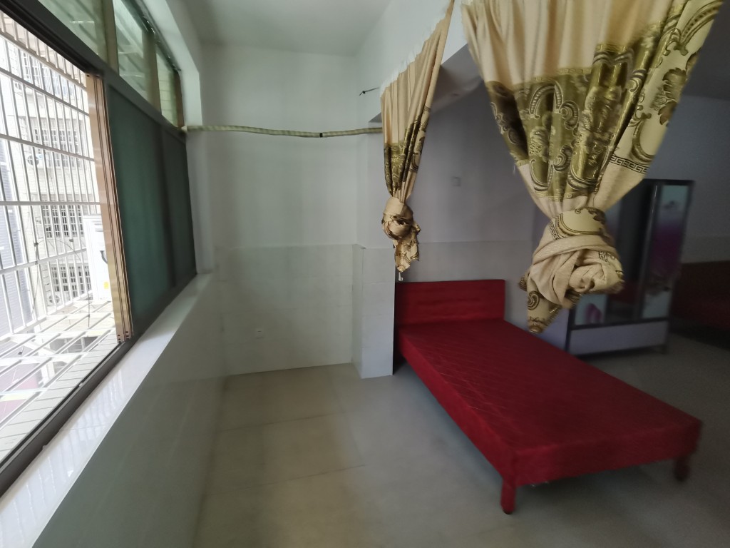 御景华庭 1室1厅1卫 700.0元/月 御景华庭 1室1厅1卫 700.0元/月室内图