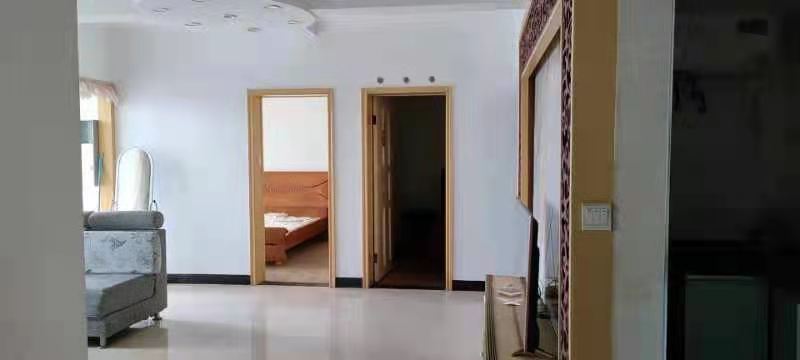 东方豪苑 3室1厅1卫 1600.0元/月 东方豪苑 3室1厅1卫 1600.0元/月室内图