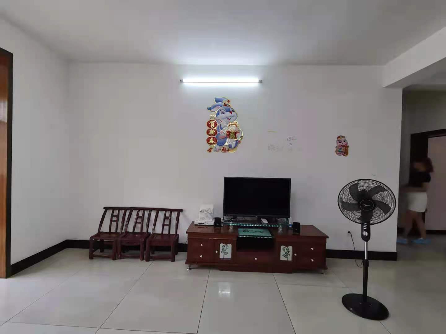 中天花园 3室3厅2卫 58.8万 中天花园 3室3厅2卫 58.8万客厅