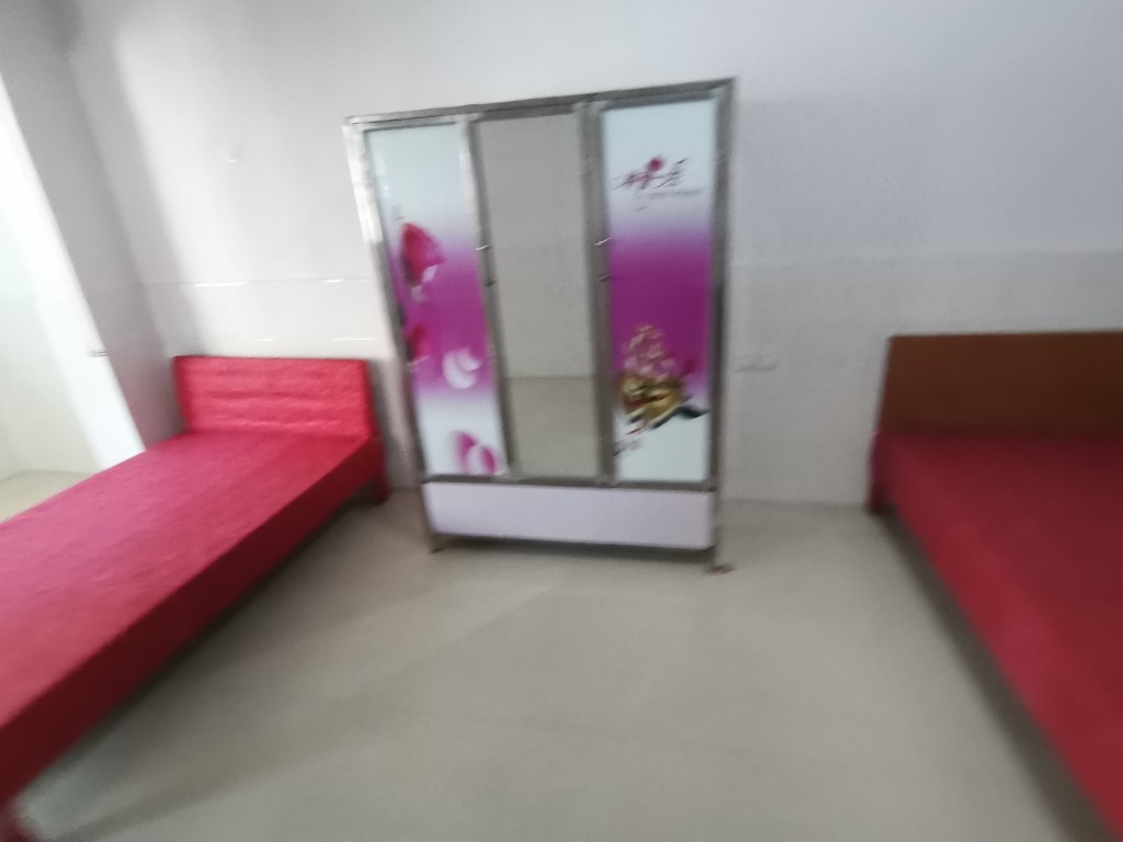 御景华庭 1室1厅1卫 700.0元/月 御景华庭 1室1厅1卫 700.0元/月室内图