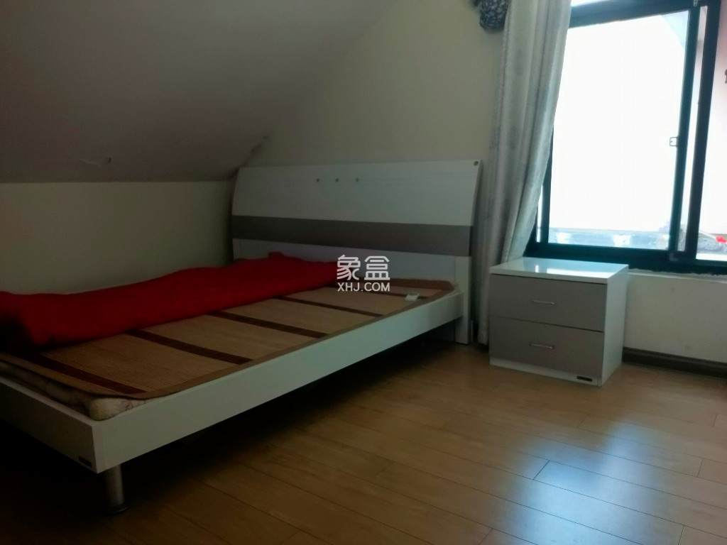 尚格名城花好悦园4期 4室2厅2卫 70.00万 尚格名城花好悦园4期 4室2厅2卫 70.00万客厅