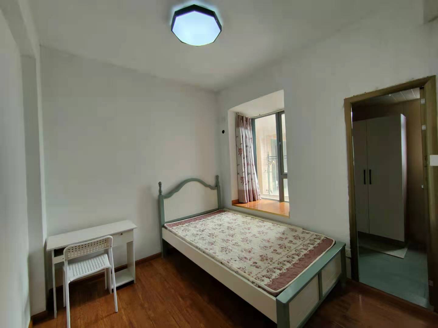 河畔新世界 2室1厅1卫 2300.0元/月 河畔新世界 2室1厅1卫 2300.0元/月室内图