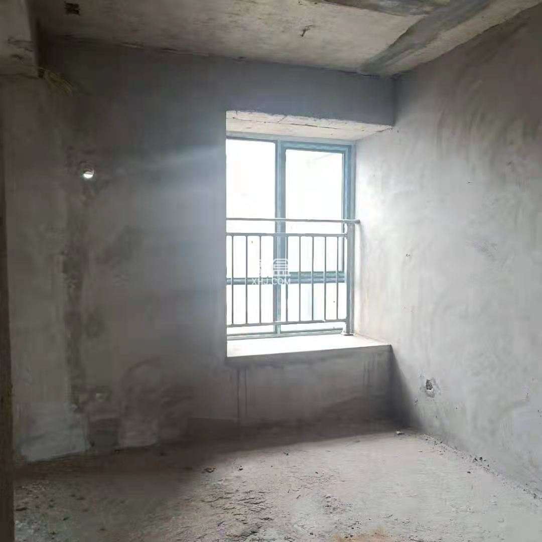 诚信东郡 4室2厅2卫 66.8万 诚信东郡 4室2厅2卫 66.8万卧室