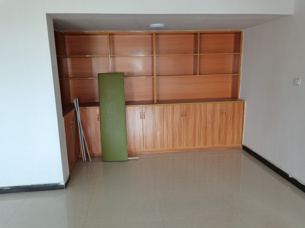 御景华庭  3室2厅2卫   1800.00元/月室内图