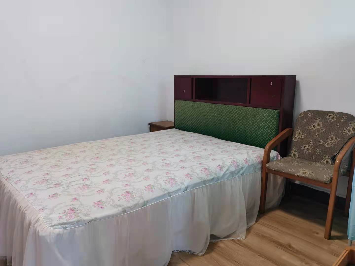 邮政培训中心家属区  2室2厅1卫    1200.0元/月 邮政培训中心家属区  2室2厅1卫    1200.0元/月室内图