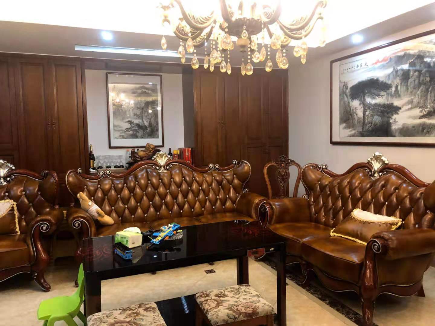 鸿星新天地 4室2厅2卫 100.0万 鸿星新天地 4室2厅2卫 100.0万客厅