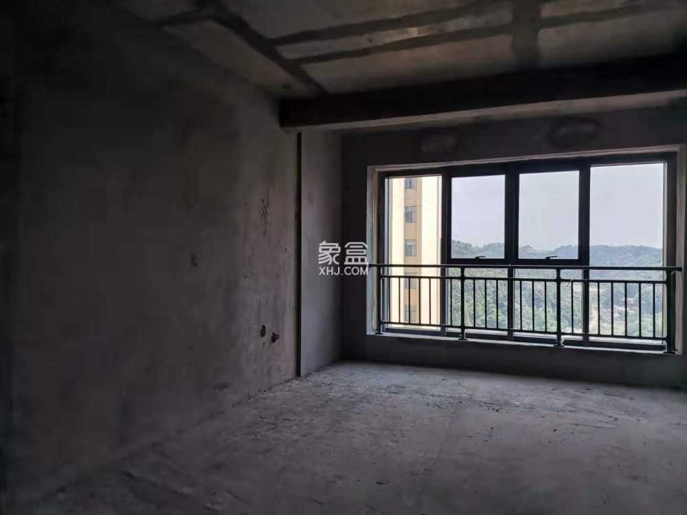 六合清华园  4室2厅2卫    98.8万