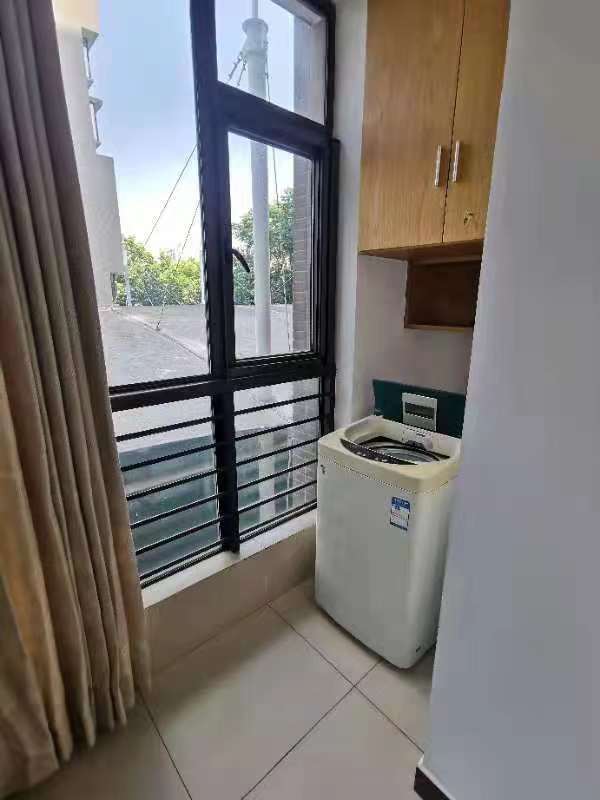 和卉家园 3室2厅1卫 4500.0元/月 和卉家园 3室2厅1卫 4500.0元/月室内图