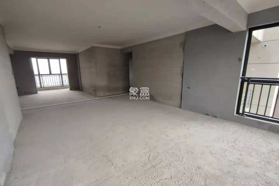 诚信东郡 4室2厅2卫 66.8万 诚信东郡 4室2厅2卫 66.8万客厅