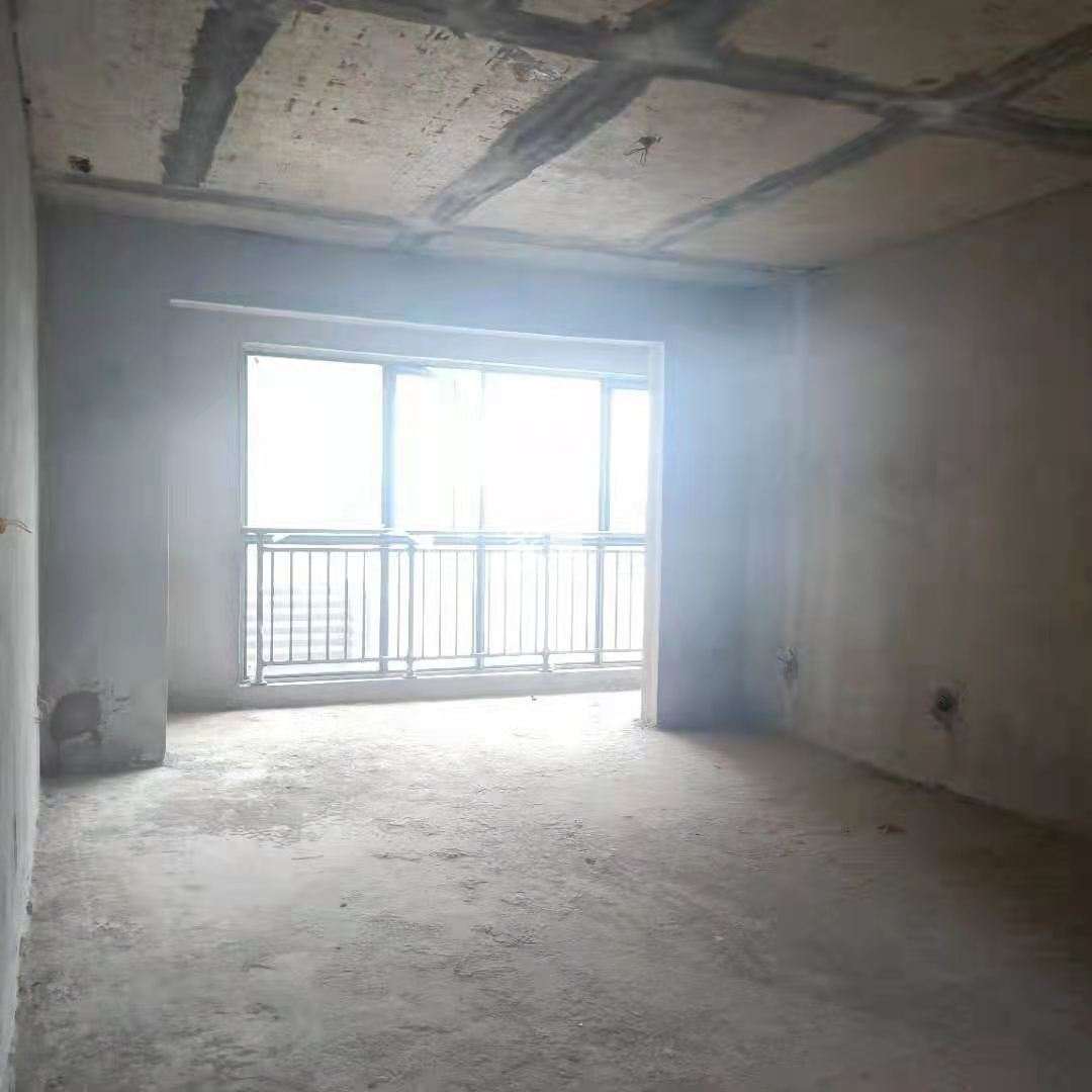 诚信东郡 4室2厅2卫 66.8万 诚信东郡 4室2厅2卫 66.8万客厅