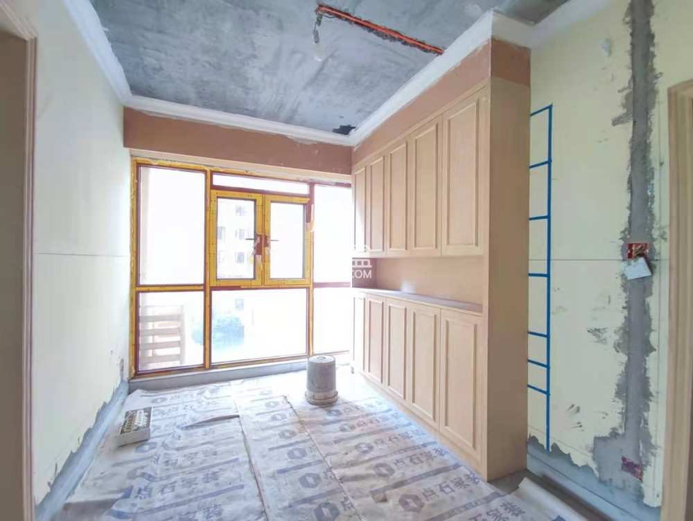 珠江帝景山庄  5室2厅2卫    105.0万