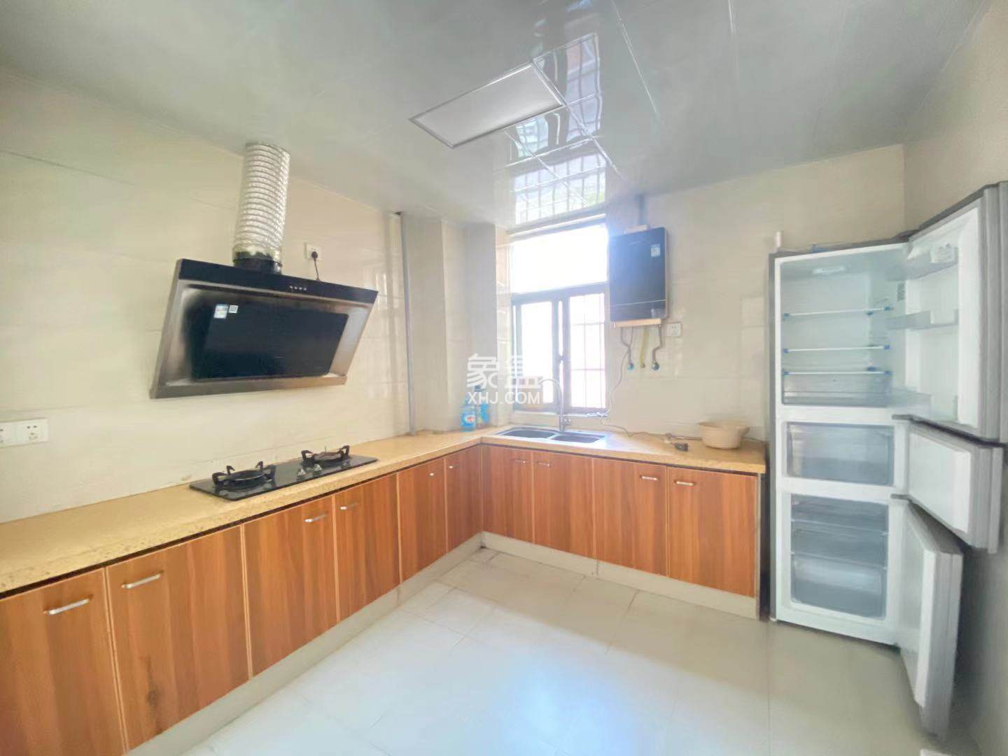 先锋安置小区 3室2厅1卫 1200.00元/月 先锋安置小区 3室2厅1卫 1200.00元/月室内图