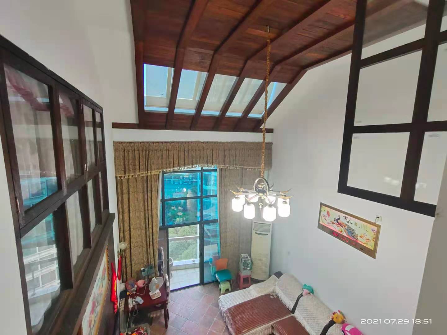 山水国际 5室2厅3卫 145.0万 山水国际 5室2厅3卫 145.0万客厅