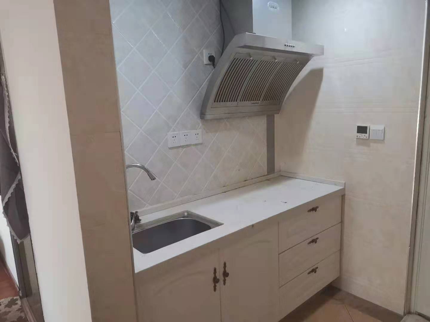 世纪阳光大厦公寓楼 1室1厅1卫 1200.0元/月 世纪阳光大厦公寓楼 1室1厅1卫 1200.0元/月室内图