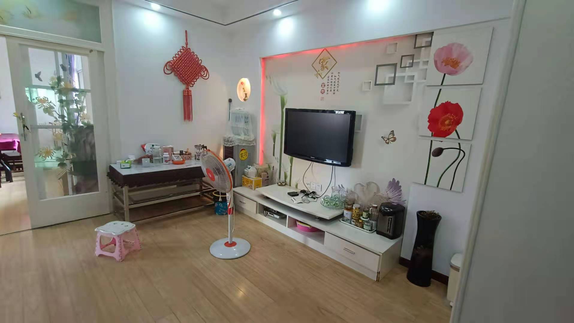 教育局宿舍（莲花湖街)  3室2厅2卫   68.00万客厅