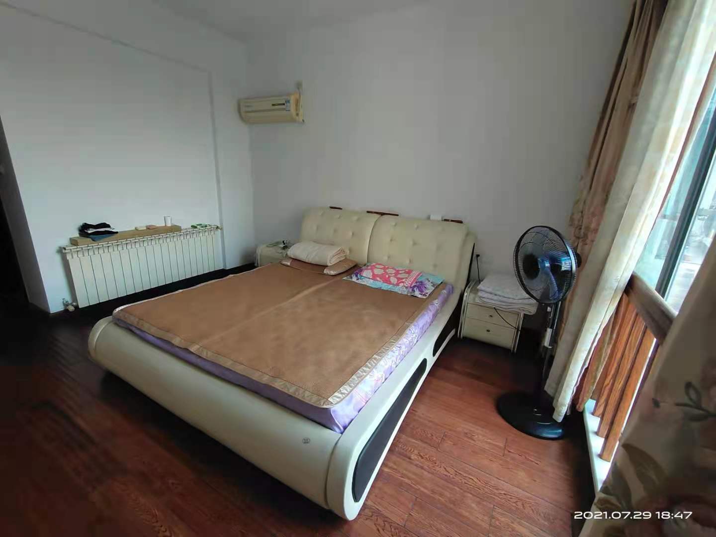 山水国际 5室2厅3卫 145.0万 山水国际 5室2厅3卫 145.0万客厅