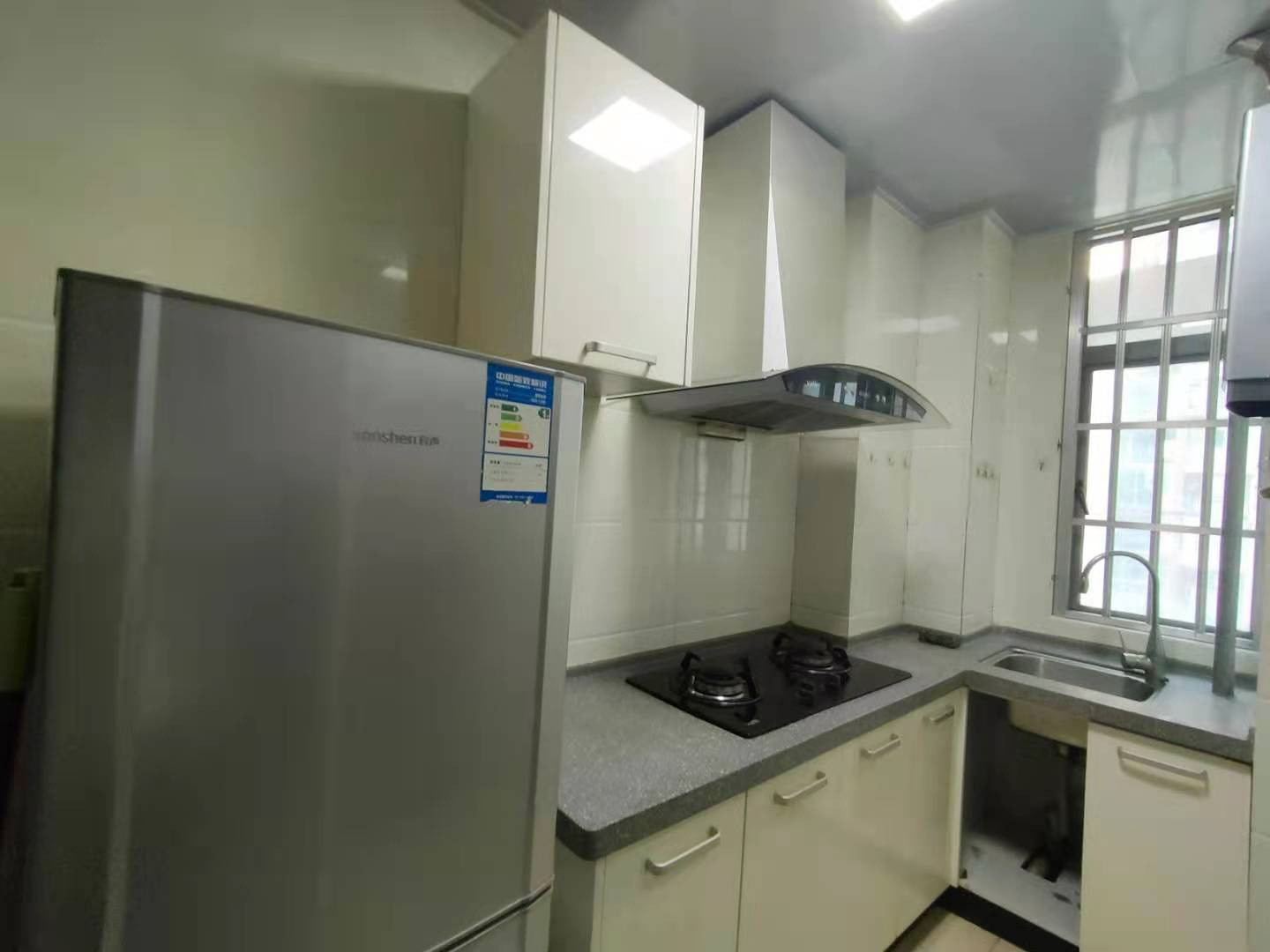 鹏利广场 1室1厅1卫 1300.0元/月 鹏利广场 1室1厅1卫 1300.0元/月室内图