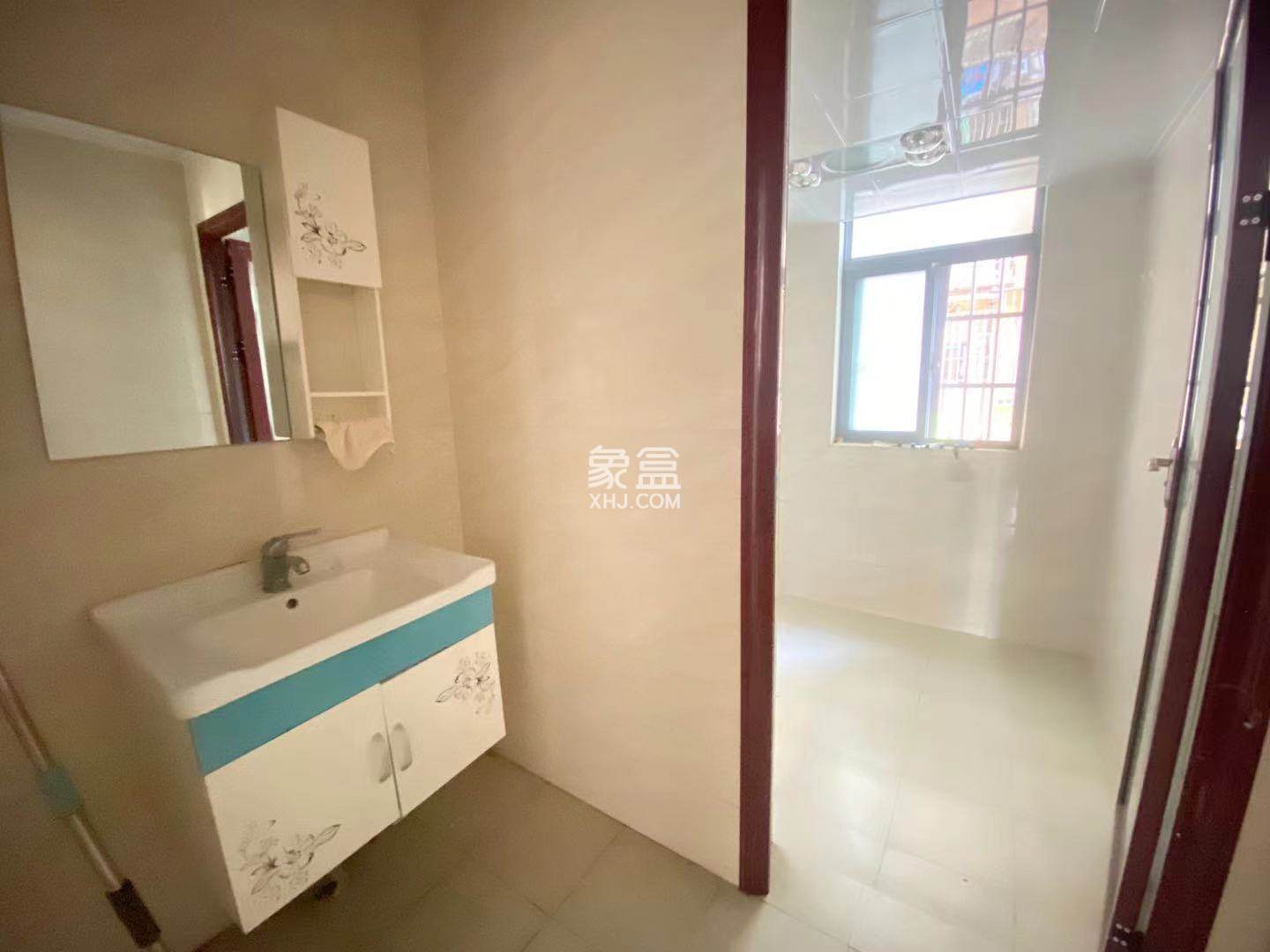 先锋安置小区 3室2厅1卫 1200.00元/月 先锋安置小区 3室2厅1卫 1200.00元/月室内图