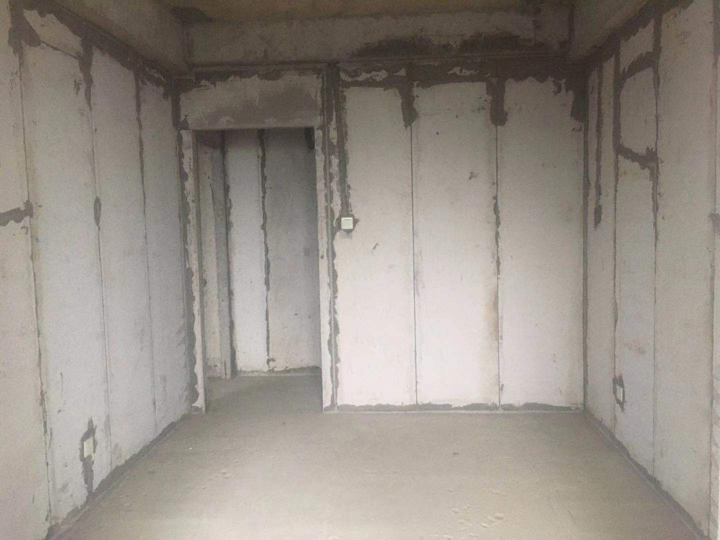 诚信东郡  3室2厅2卫    63.8万 诚信东郡  3室2厅2卫    63.8万客厅