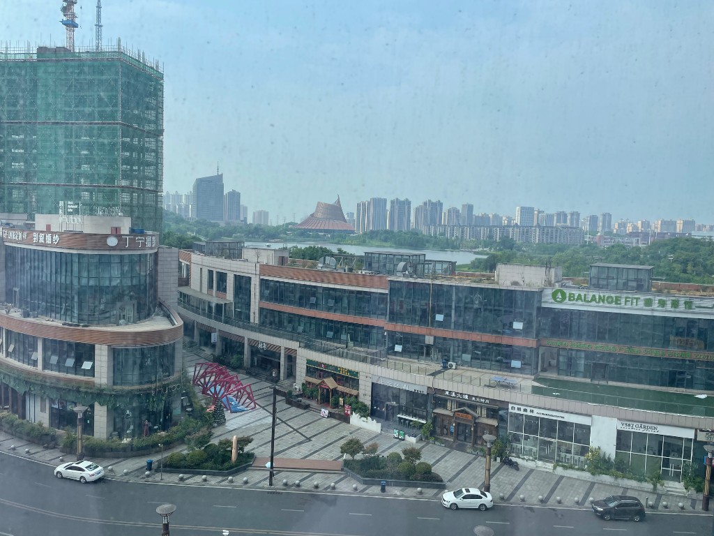 神农文化休闲街(华人街) 0室0厅0卫 4000.0元/月 神农文化休闲街(华人街) 0室0厅0卫 4000.0元/月室内图