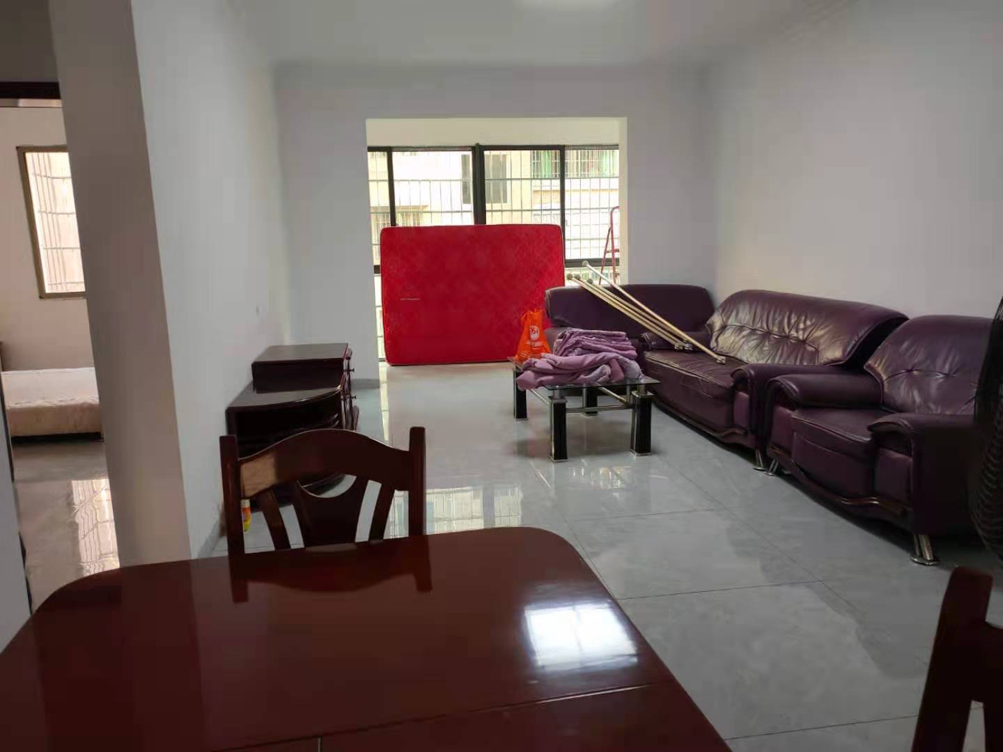 大立小区  2室1厅1卫    1280.0元/月 大立小区  2室1厅1卫    1280.0元/月室内图