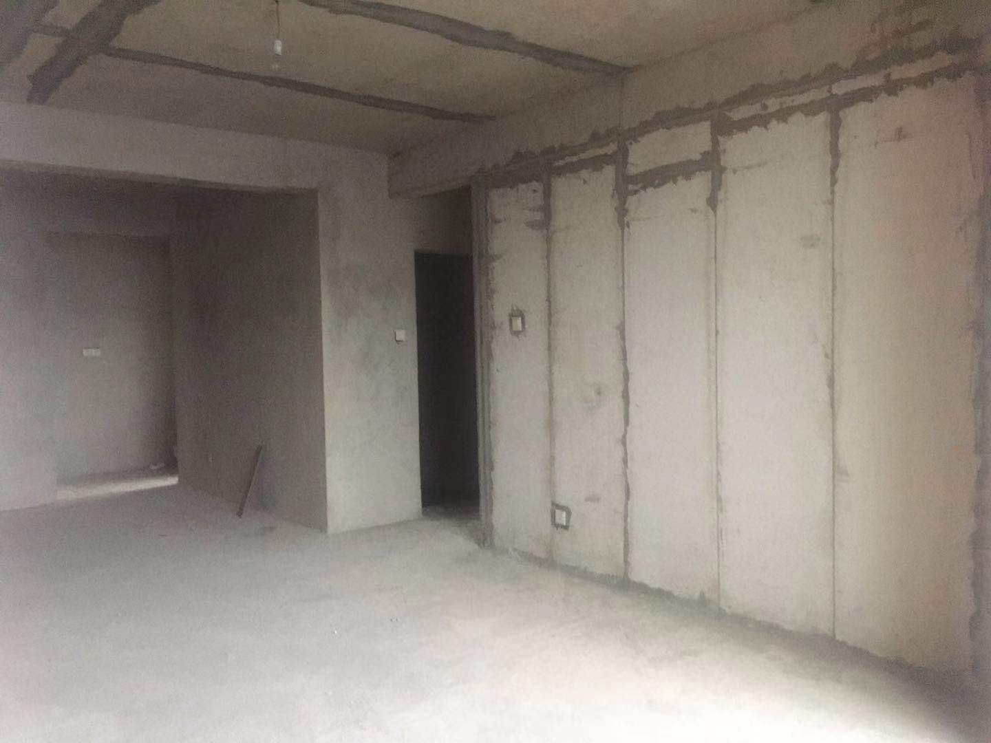 广德荷苑  3室2厅2卫   56.80万客厅