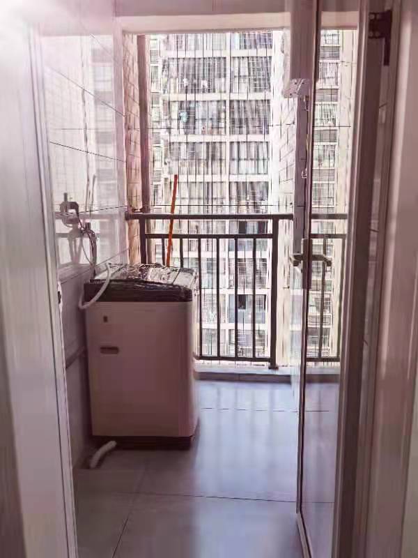 雁城荣寓  1室1厅1卫    1600.0元/月 雁城荣寓  1室1厅1卫    1600.0元/月室内图