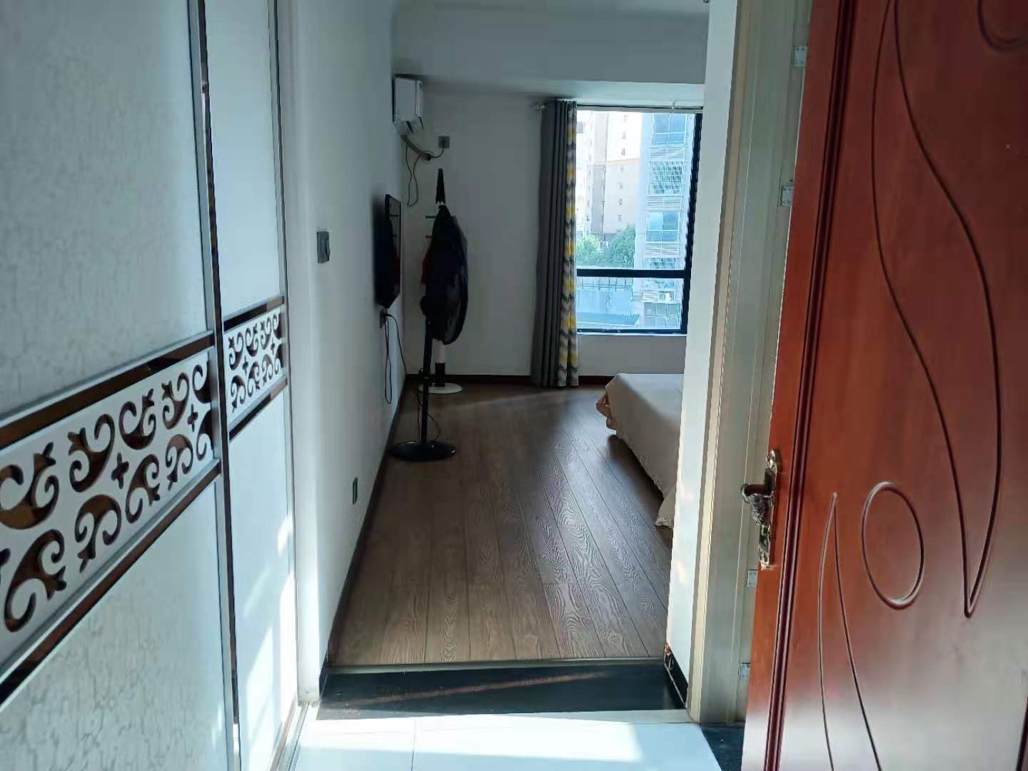 金益紫檀  4室2厅2卫    90.0万 金益紫檀  4室2厅2卫    90.0万卧室