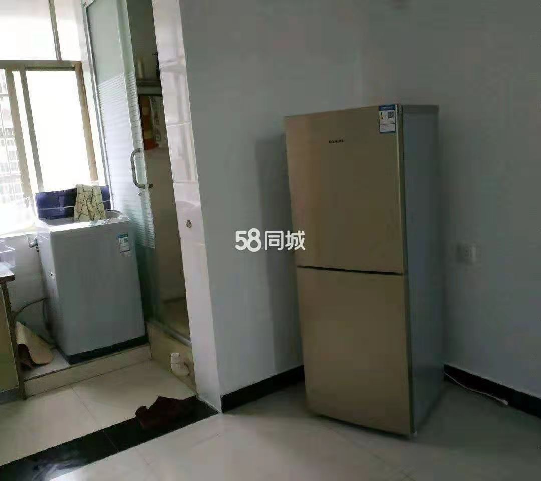 银城市场小区  1室1厅1卫   600.00元/月室内图