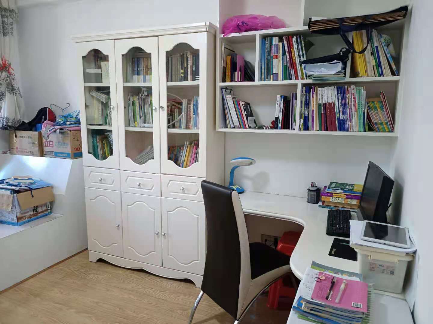 金益紫檀  4室2厅2卫    90.0万 金益紫檀  4室2厅2卫    90.0万卧室