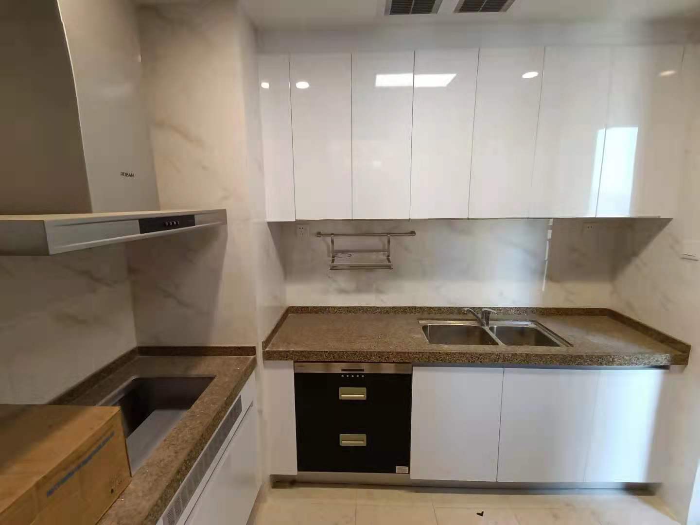 恒大天府半岛三期  4室2厅2卫   3500.00元/月室内图