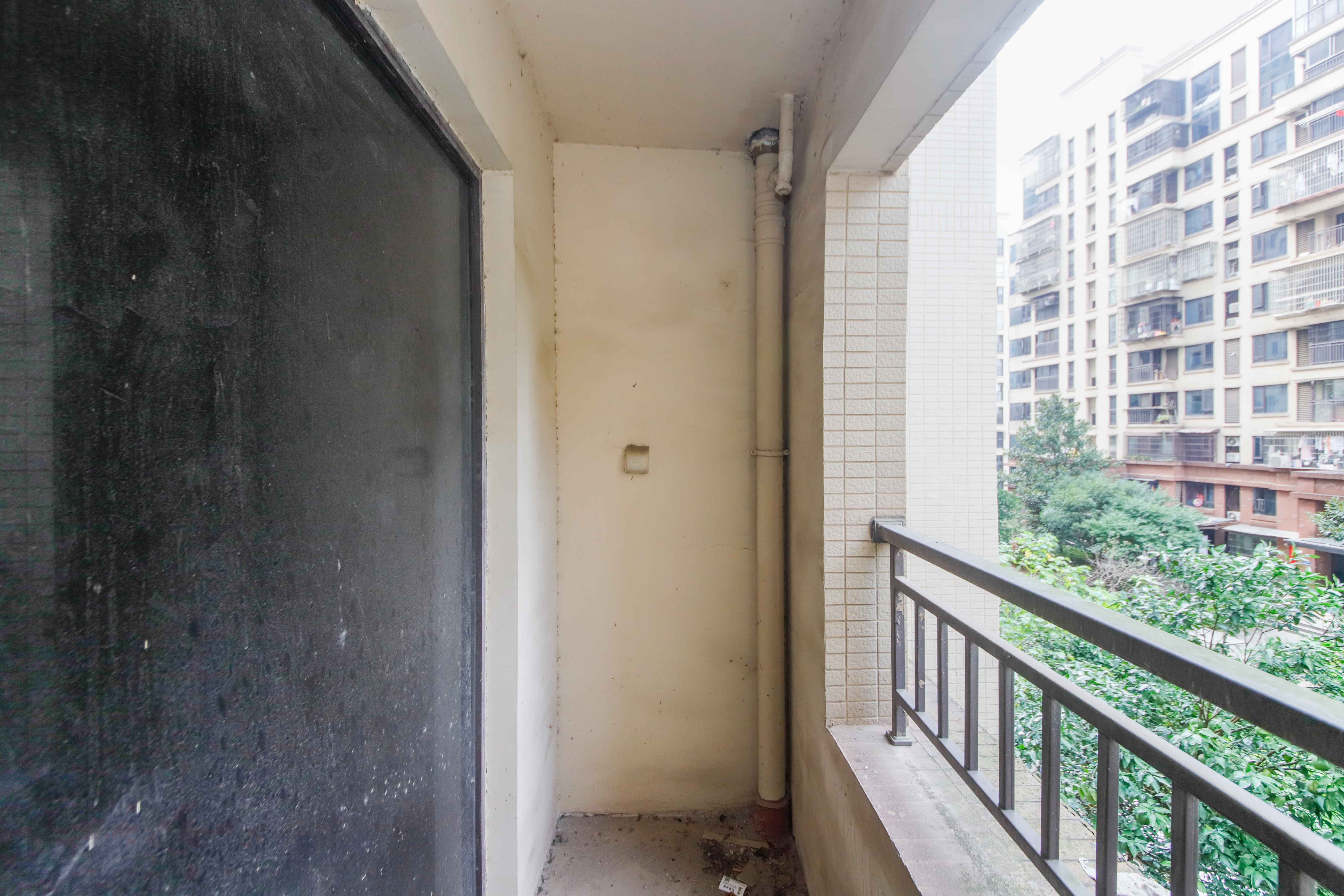 保利麓谷林语E区  4室2厅1卫   157.00万其他