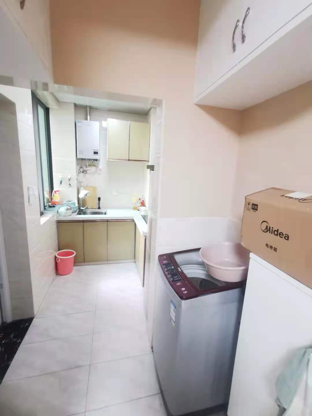 西子莲花  1室1厅1卫    1600.0元/月 西子莲花  1室1厅1卫    1600.0元/月室内图