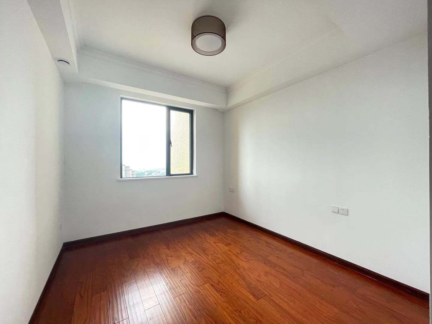 新辉国际城 3室2厅2卫 2000.0元/月 新辉国际城 3室2厅2卫 2000.0元/月室内图